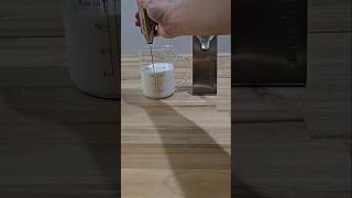 Aerolatte Handheld Milk Frother [upl. by Rauch]